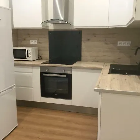 Appartement 3 En Lit Double, 6 Personnes, Dans Entierement Renove, 70 M2 , Wifi,climatisation, Tres Calme , Equipe,lit Bebe Clermont-Ferrand