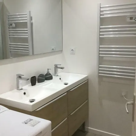 Rénové: Calme Et Confort Pour 6 Apartment Clermont-Ferrand