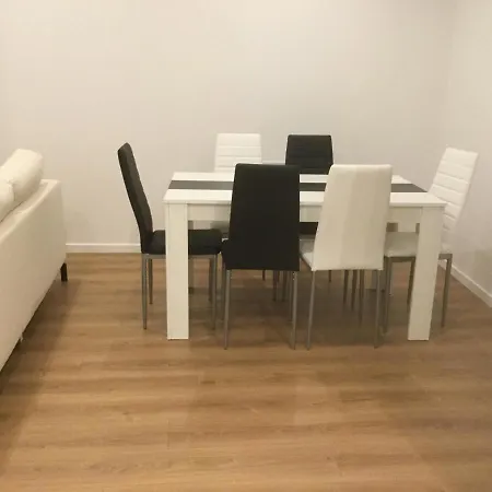 3 En Lit Double, 6 Personnes, Dans Entierement Renove, 70 M2 , Wifi,climatisation, Tres Calme , Equipe,lit Bebe * Clermont-Ferrand