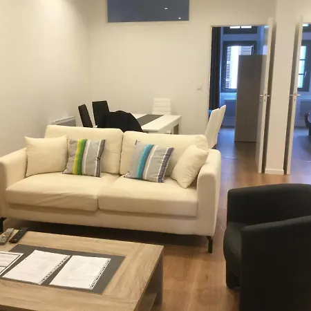 3 En Lit Double, 6 Personnes, Dans Entierement Renove, 70 M2 , Wifi,climatisation, Tres Calme , Equipe,lit Bebe Clermont-Ferrand